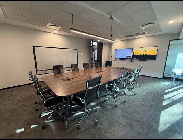 1,593M² OFFICE TO LET IN HOUGHTON ESTATE